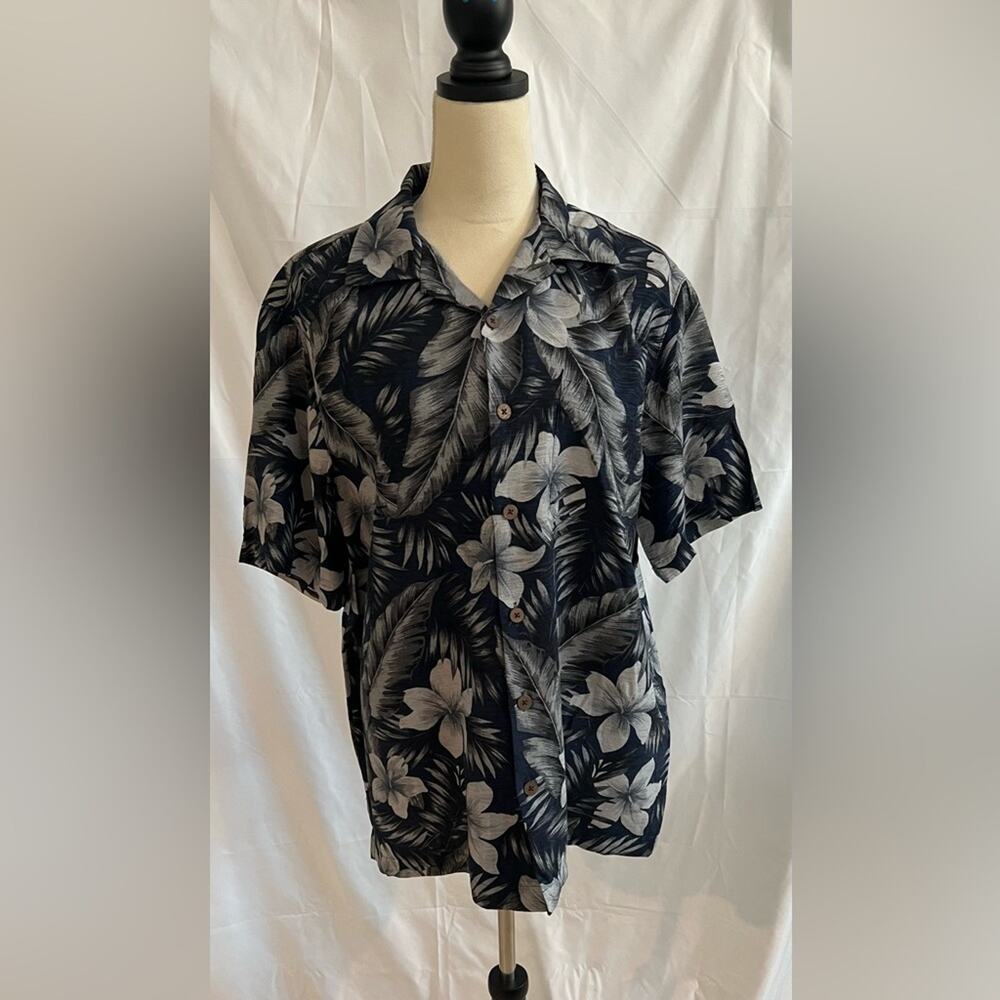Caribbean Joe Men’s Shirt Blue Floral Silk‎ Pockets Button Up Short Sleeve M